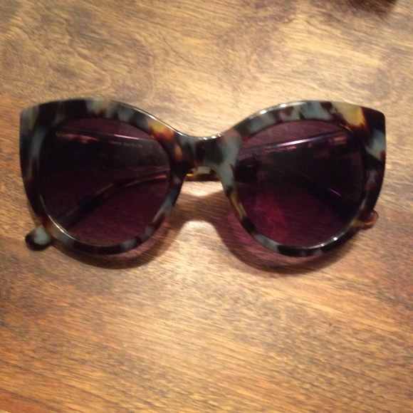 Tory Burch Sunglasses - Picture 2 of 6